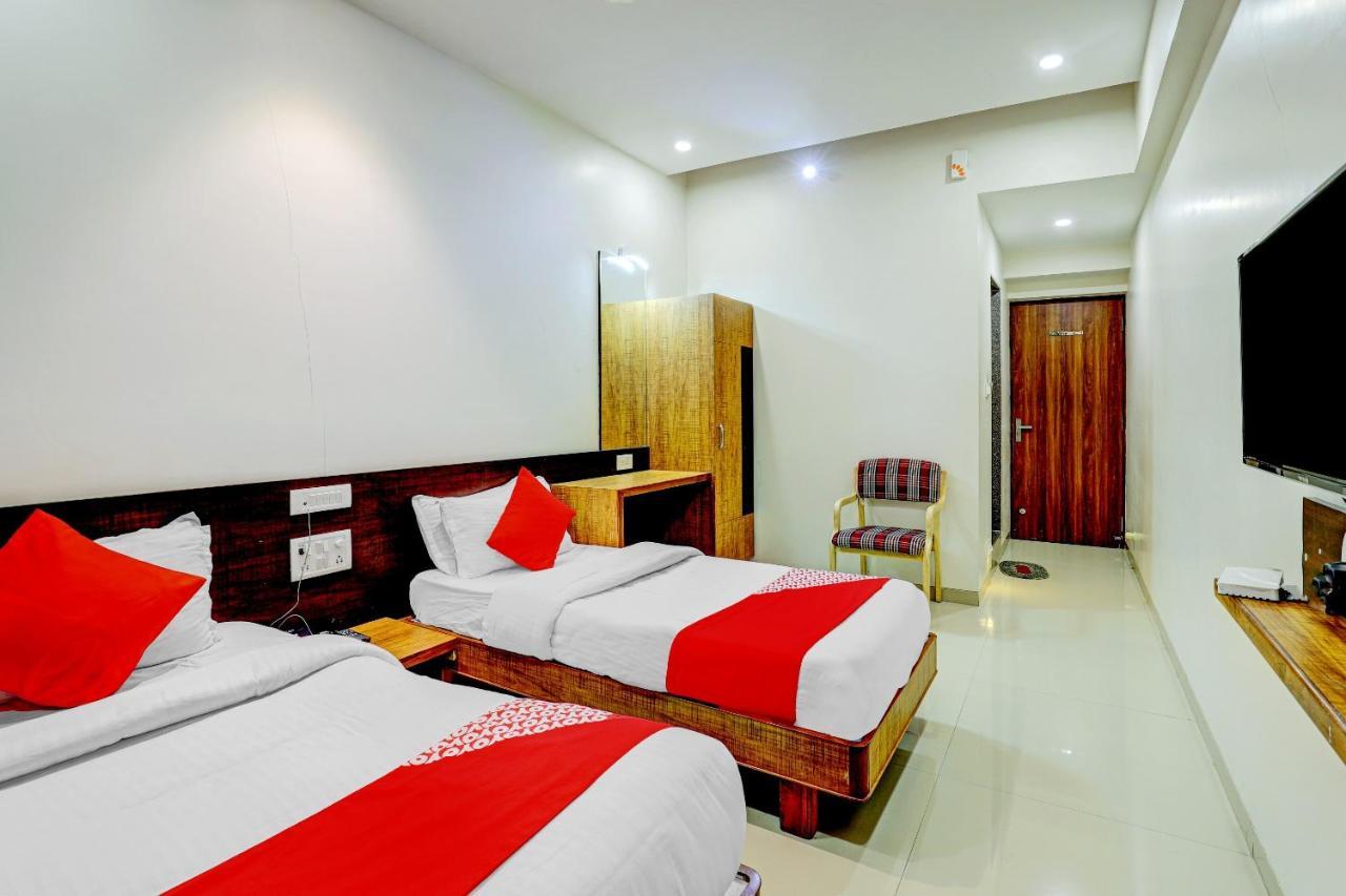 Oyo 77491 Hotel Shreenath Valsad 外观 照片