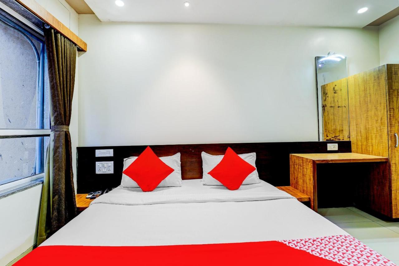 Oyo 77491 Hotel Shreenath Valsad 外观 照片